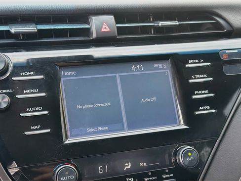 Used 2019 Toyota Camry SE FWD image 10