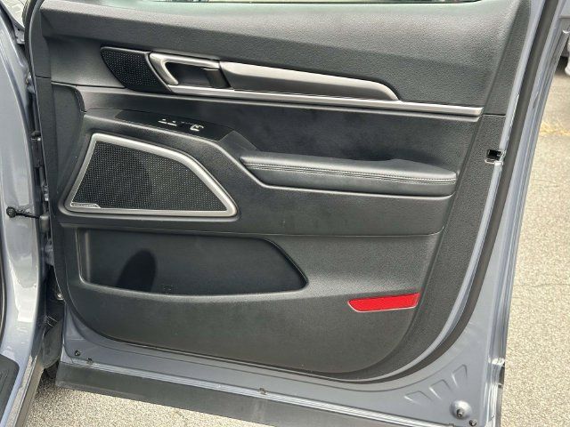 Used 2024 Kia Telluride LX FWD image 8