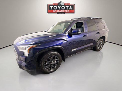 Used 2024 Toyota Sequoia Platinum image 3