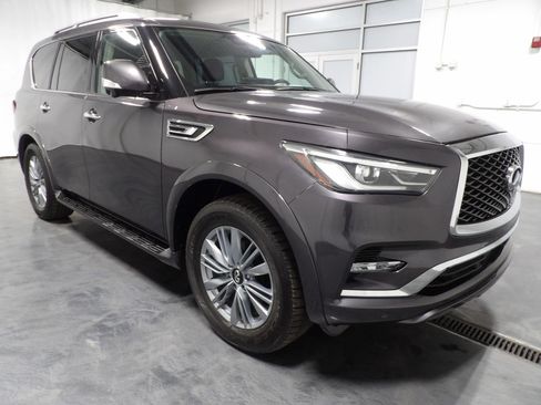 Used 2024 INFINITI QX80 Luxe image 3