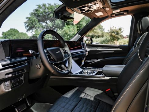 Used 2026 Cadillac Escalade V w/ LPO, ONYX Package image 33