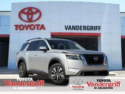 Used 2024 Nissan Pathfinder SV