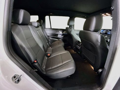 Used 2025 Mercedes-Benz GLS 450 4MATIC image 27