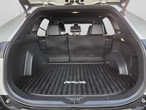 Used 2022 Toyota RAV4 XSE image 28