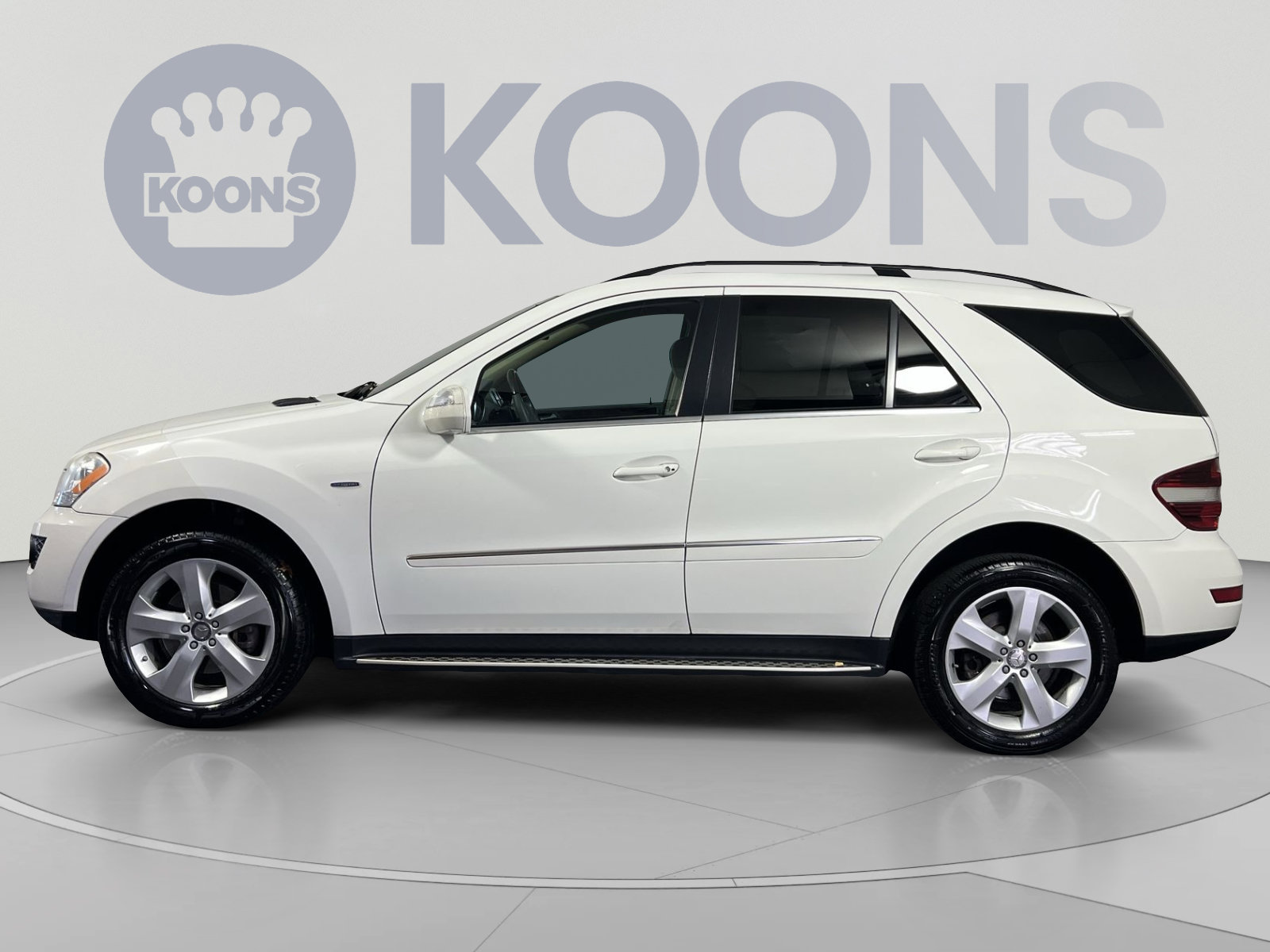 Used 2010 Mercedes-Benz ML 350 BlueTEC 4MATIC image 2