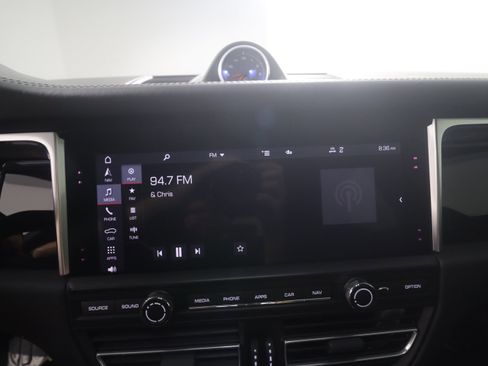 Used 2021 Porsche Macan image 19