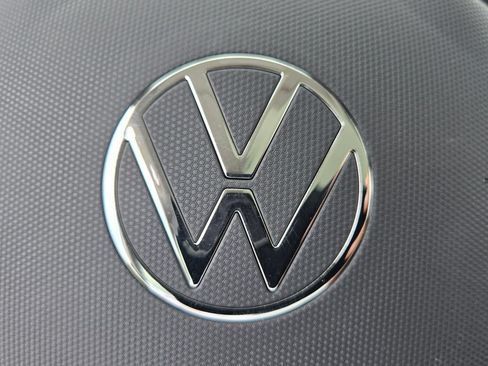 Certified 2026 Volkswagen Tiguan SE w/ Panoramic Sunroof Package FWD image 28