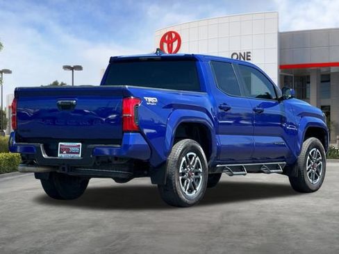 Used 2024 Toyota Tacoma TRD Sport AWD/4WD image 4