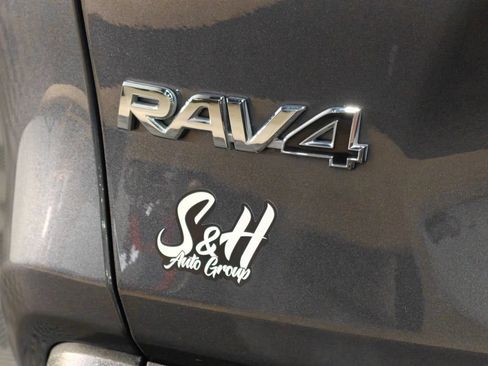 Used 2025 Toyota RAV4 XLE AWD/4WD image 40