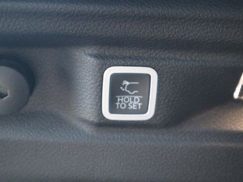 New 2025 Jeep Grand Cherokee L Altitude image 30