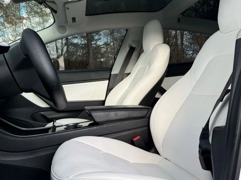 Used 2018 Tesla Model 3 Mid Range RWD image 5