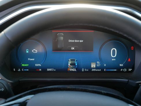 Used 2025 Ford Escape SE w/ PHEV Premium Package image 21