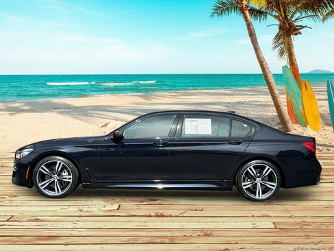 Used 2019 BMW 740i w/ M Sport Package image 3