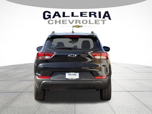 New 2026 Chevrolet TrailBlazer LT w/ Midnight Edition FWD image 6
