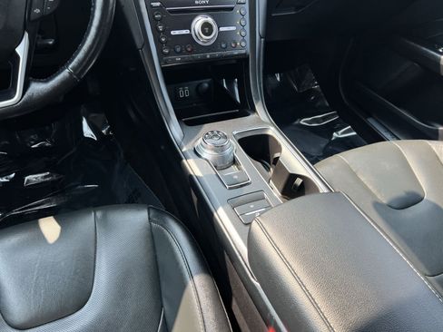Used 2019 Ford Fusion Energi Titanium FWD image 22