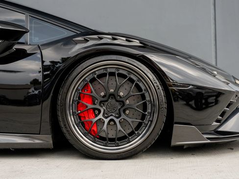 Used 2024 Lamborghini Huracan Tecnica image 42