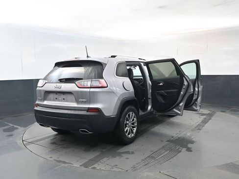 Used 2019 Jeep Cherokee Latitude Plus w/ Cold Weather Group image 33