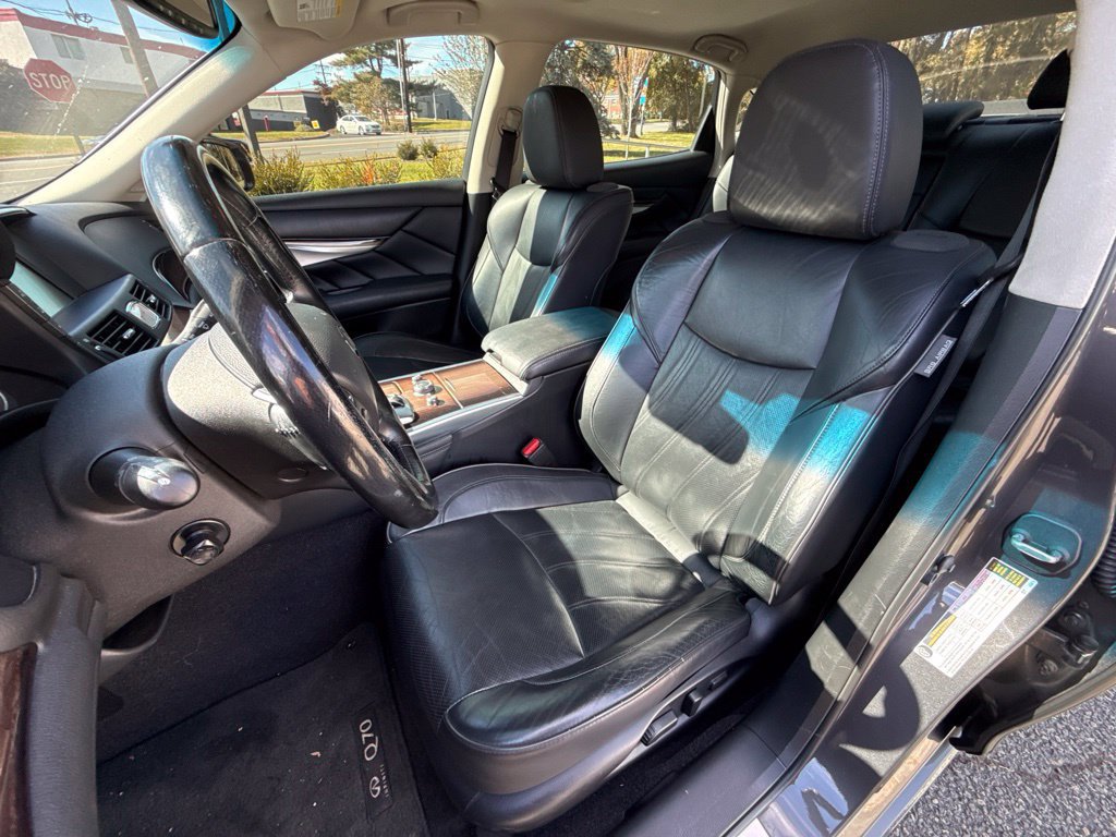 Used 2015 INFINITI Q70 L 3.7 w/ Deluxe Touring Package AWD/4WD image 9