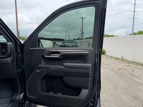 Used 2024 Chevrolet Silverado 1500 LT Trail Boss w/ Convenience Package II AWD/4WD image 24