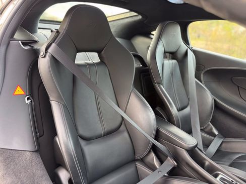 Used 2017 McLaren 570S RWD image 38
