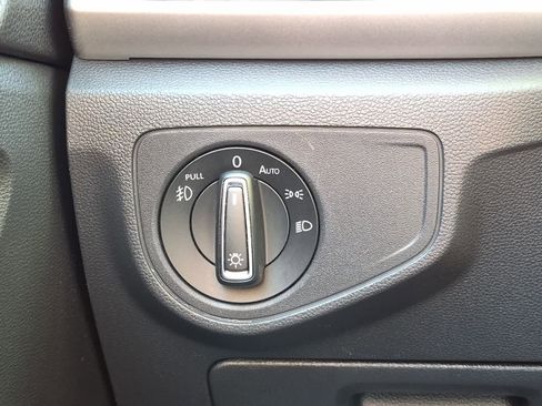 Used 2018 Volkswagen Atlas SEL Premium image 19