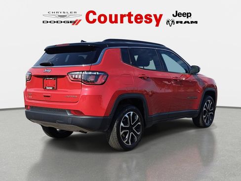 Certified 2024 Jeep Compass Limited AWD/4WD image 4