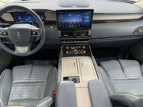 Used 2022 Lincoln Navigator Black Label AWD/4WD image 2