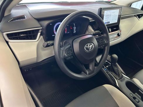 Used 2026 Toyota Corolla LE FWD image 12