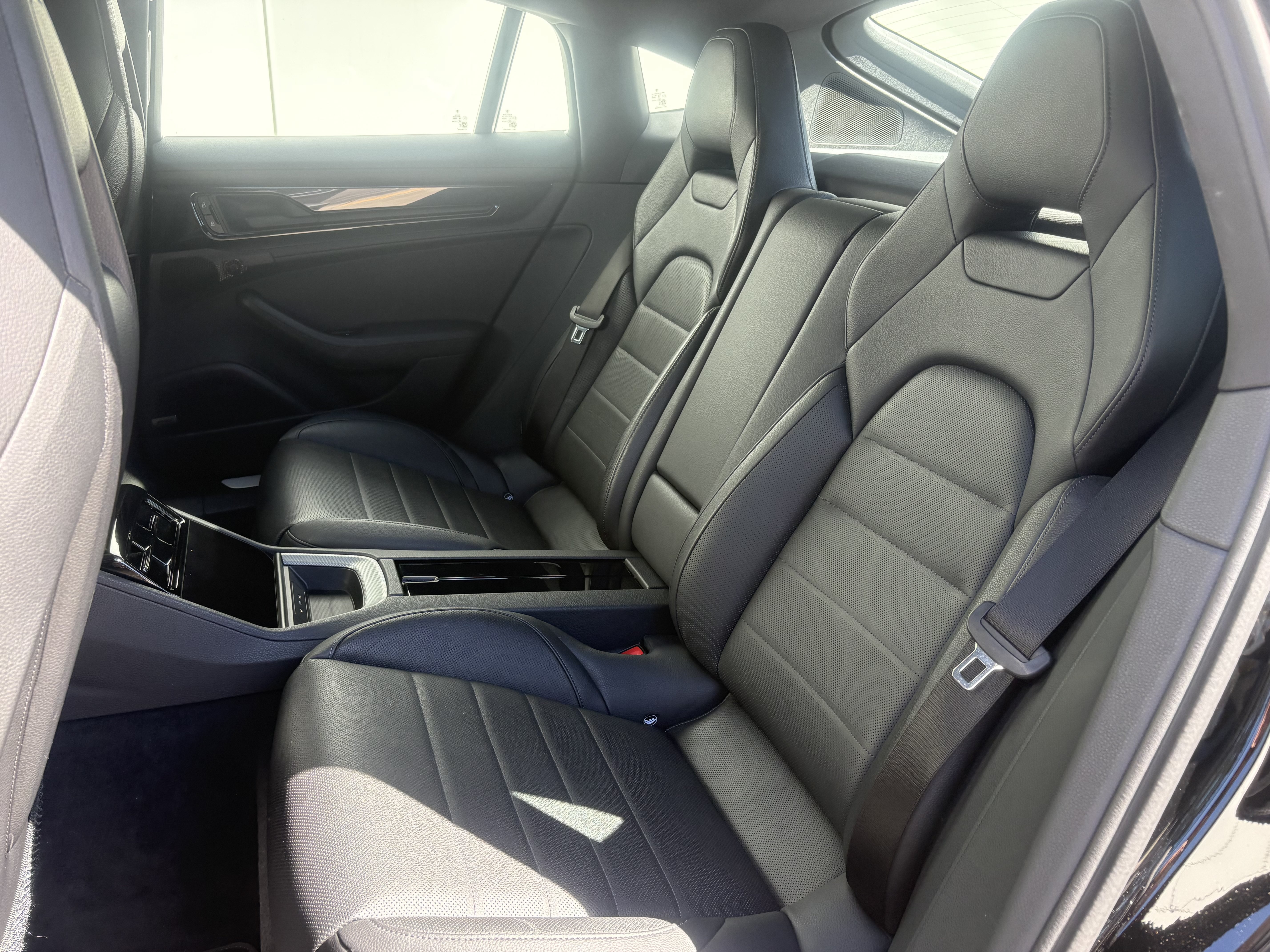 Used 2025 Porsche Panamera RWD image 12