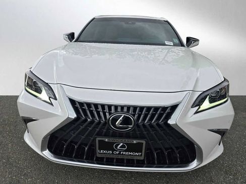 Used 2025 Lexus ES 300h w/ Premium Package image 8