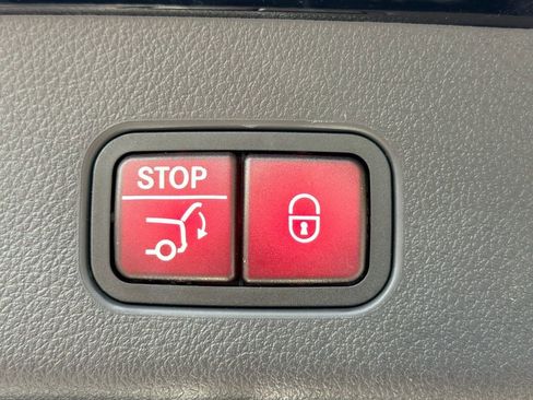 Used 2026 Mercedes-Benz GLC 300 image 31