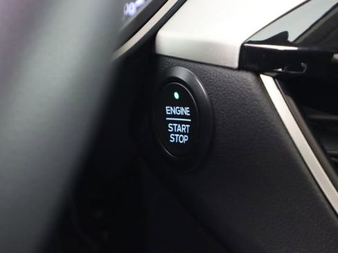 Used 2020 Ford Escape SE image 40