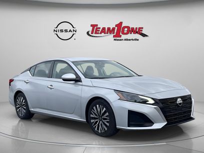 Used 2023 Nissan Altima 2.5 SV