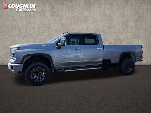 Used 2024 Chevrolet Silverado 3500 High Country AWD/4WD image 5