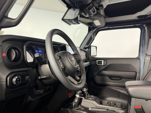 Used 2025 Jeep Gladiator Rubicon image 23