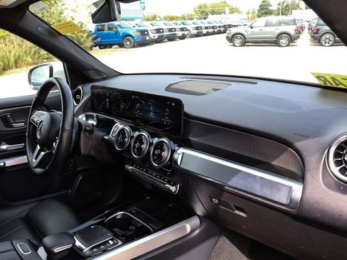 Used 2023 Mercedes-Benz GLB 250 GLB 250 image 17