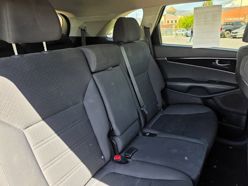 Used 2016 Kia Sorento LX AWD/4WD image 13