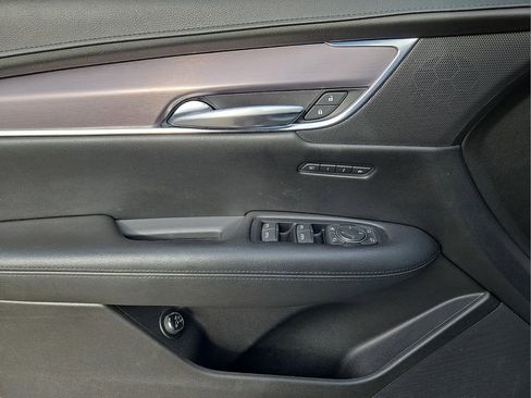Used 2018 Cadillac XT5 Luxury w/ Driver Awareness Package image 13