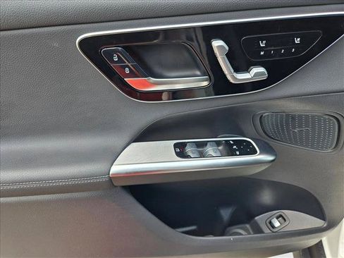 Certified 2026 Mercedes-Benz GLC 300 image 23