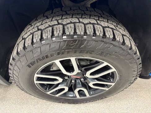 Used 2023 GMC Sierra 1500 AT4 w/ Technology Package AWD/4WD image 16