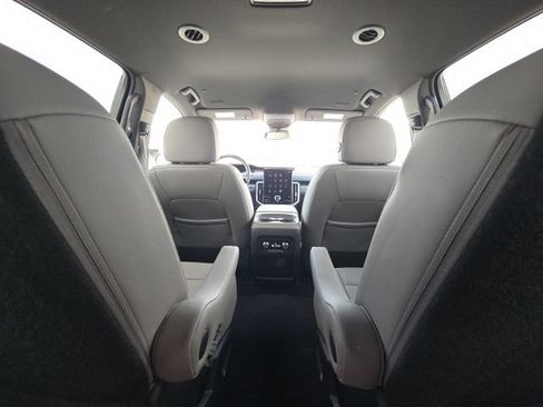 Used 2024 GMC Acadia Elevation FWD image 20