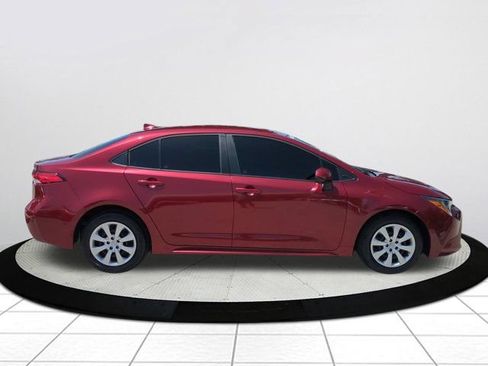 Used 2023 Toyota Corolla LE FWD image 2