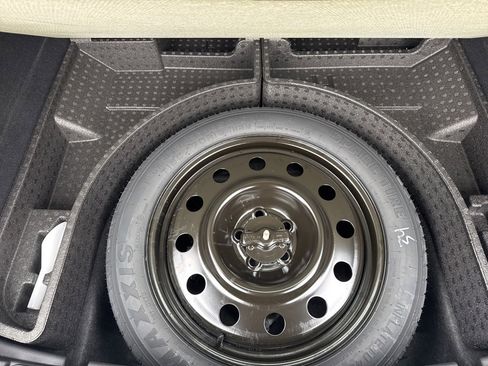 Used 2022 Lincoln Nautilus Reserve w/ Equipment Group 201A image 12