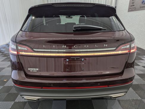 Used 2022 Lincoln Nautilus Reserve w/ Equipment Group 201A image 9