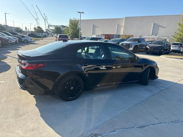 Used 2025 Toyota Camry SE FWD image 3
