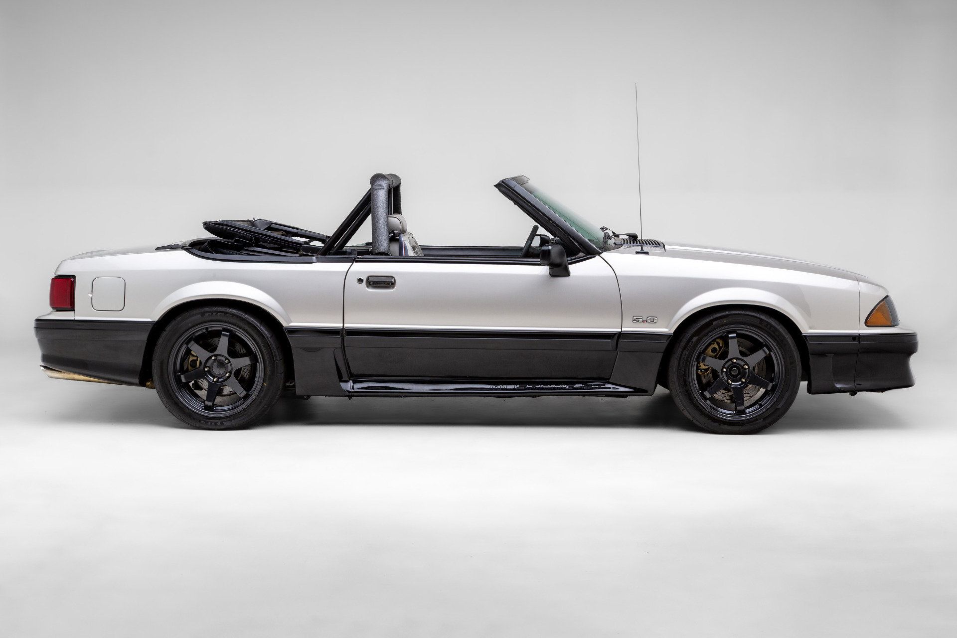Used 1990 Ford Mustang GT RWD image 2