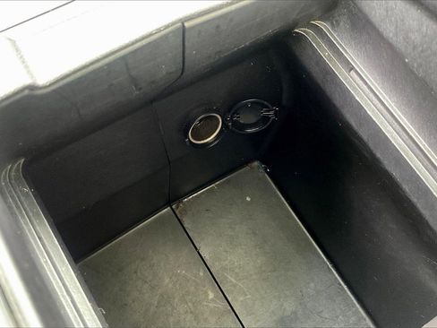 Used 2024 Toyota Highlander LE image 23