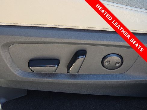 Used 2025 Nissan Pathfinder SL FWD image 16