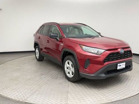 Used 2019 Toyota RAV4 LE w/ Carpet Mat Package AWD/4WD image 8
