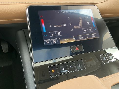 New 2026 INFINITI QX80 Luxe image 12